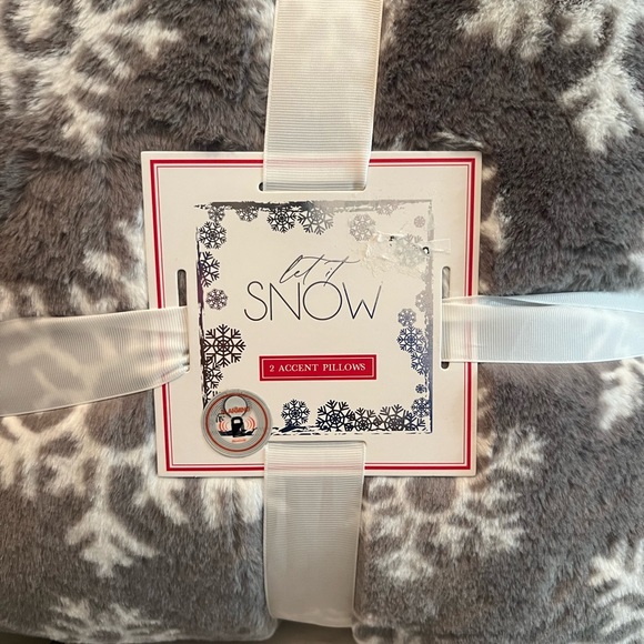 Dream Home Let It Snow Snowflake Pillows - Picture 2 of 6